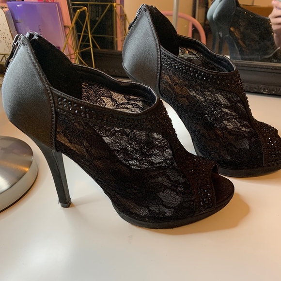 De Blossom Collection Stiletto Open Toe Heels - Picture 2 of 2